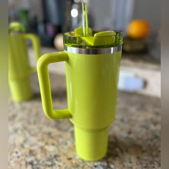 Stanley x Starbucks NEON YELLOW, 40oz Tumbler, NEW - Picture 3 of 5